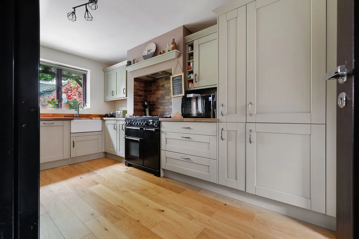Wysemead, Horley, Surrey, RH6