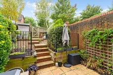 Bournemead Bushey WD23 photo 3