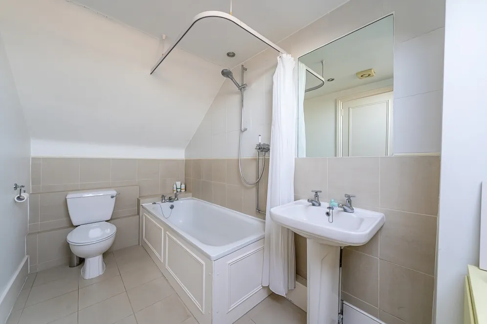 Fontenoy Road London SW12 photo 12