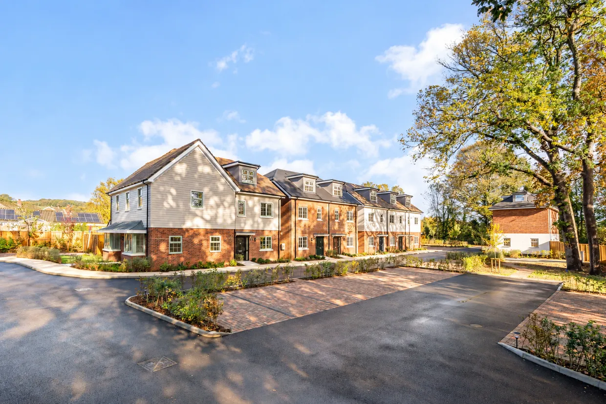 Chapel Gardens, Alton, GU34 photo 1