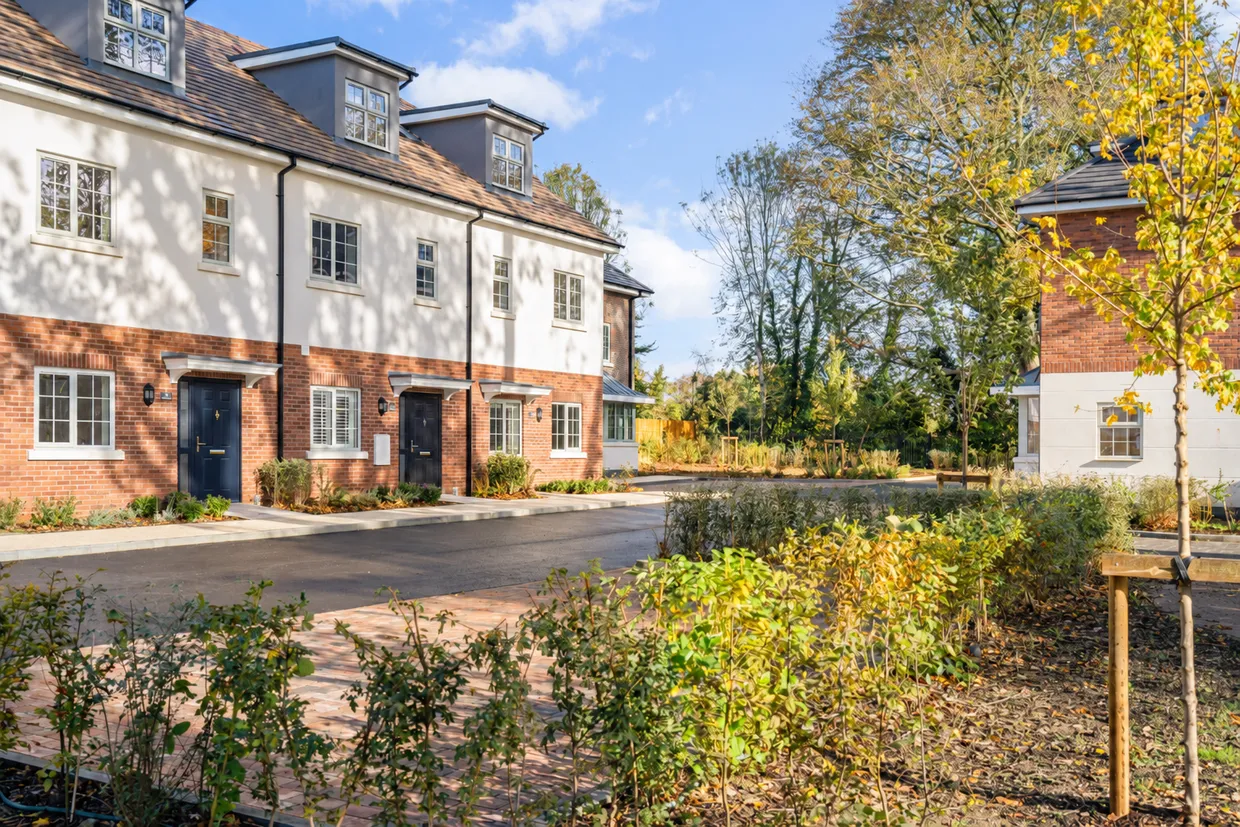 Chapel Gardens, Alton, GU34 photo 2