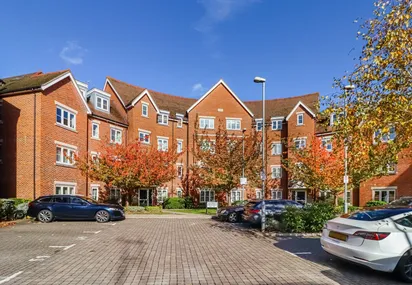 Lockhart Road, Watford, WD17