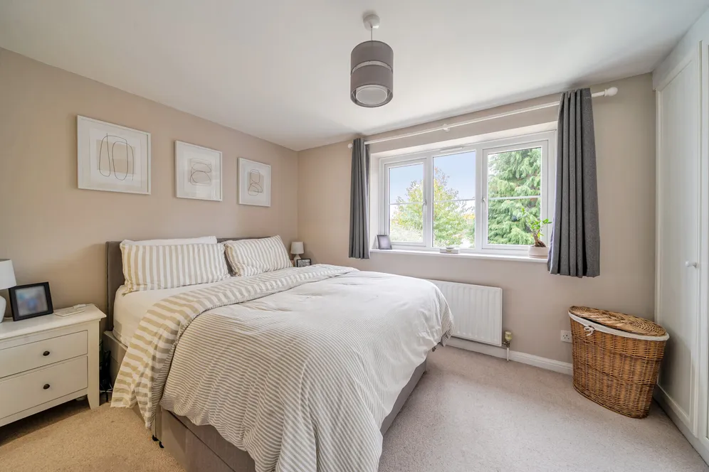 Eastbrooke Road, Alton, GU34 photo 6