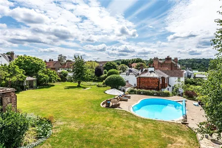 Upper West Street, Reigate, RH2