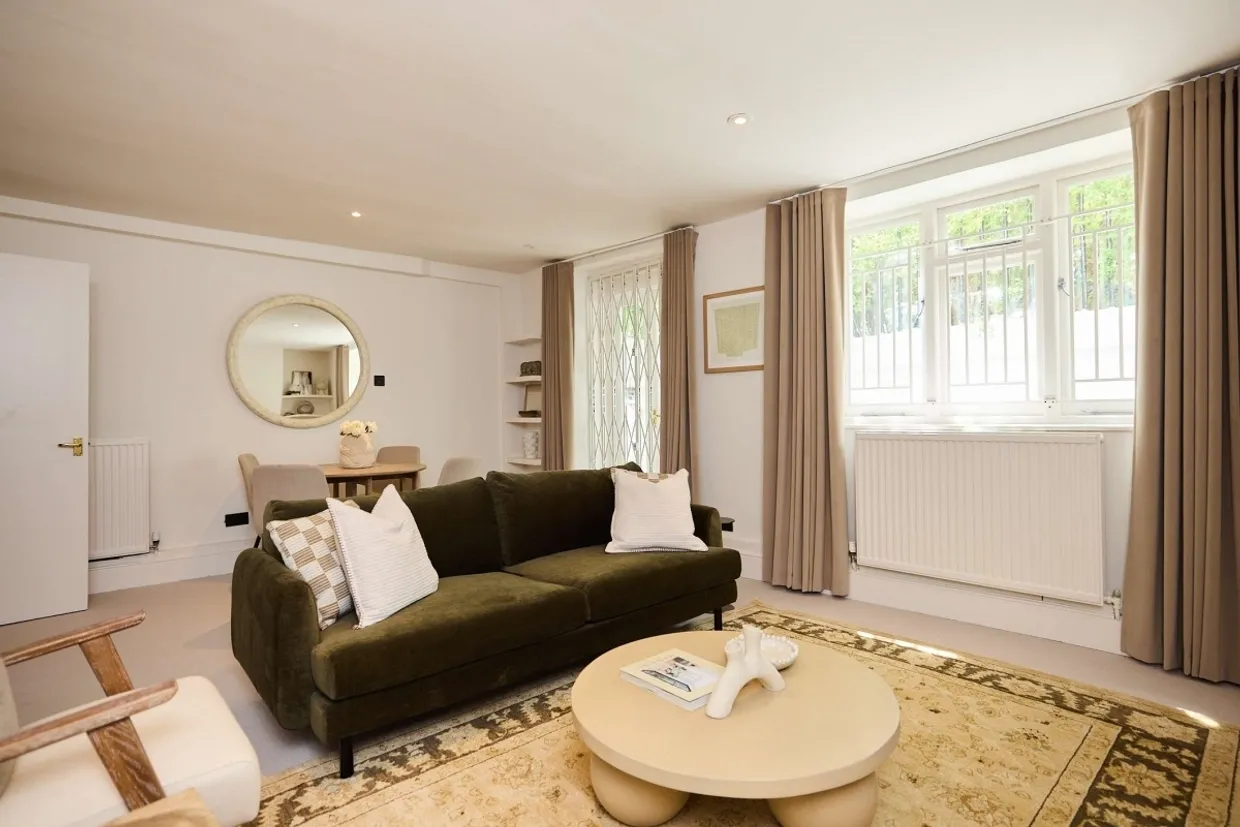 Crescent Grove London SW4 photo 2