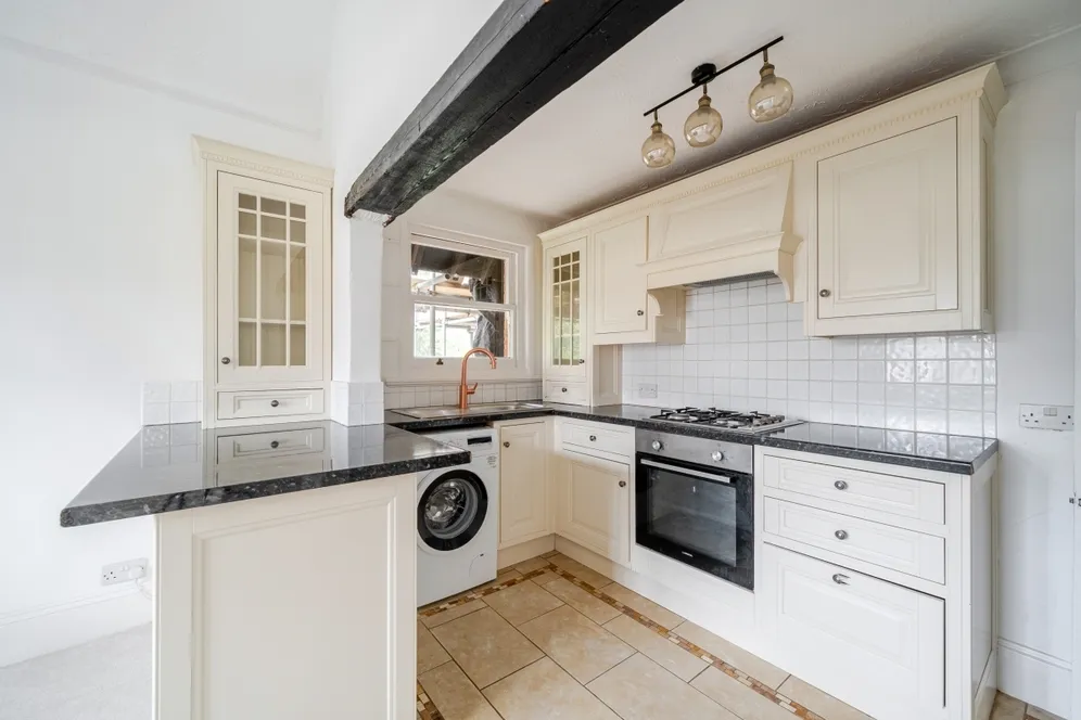 Egerton Road Weybridge KT13 photo 6