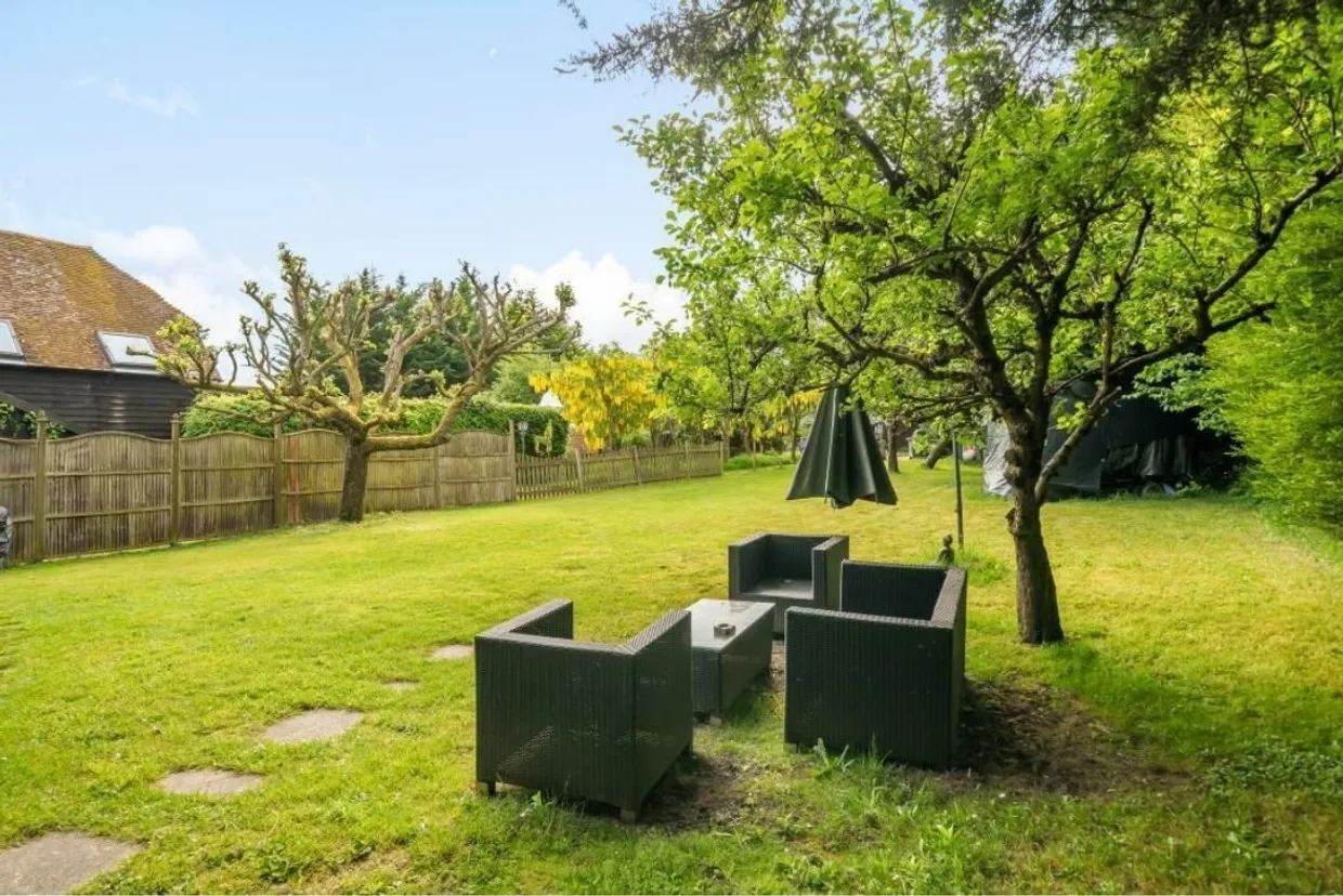 Kennel Lane, Windlesham GU20 photo 8