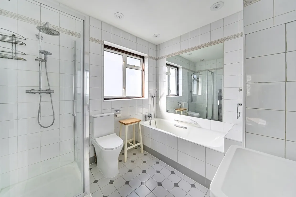 Creighton Avenue London N10 photo 11