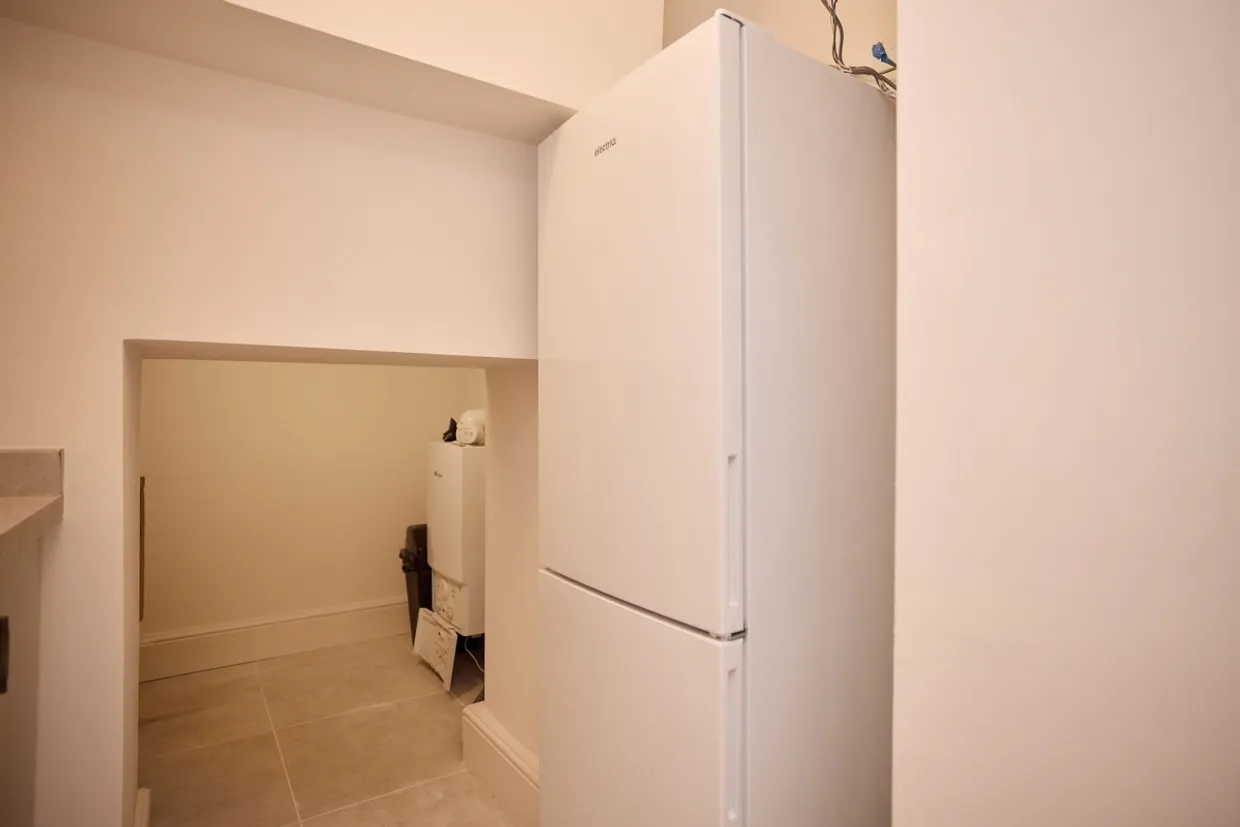 Crescent Grove London SW4 photo 13