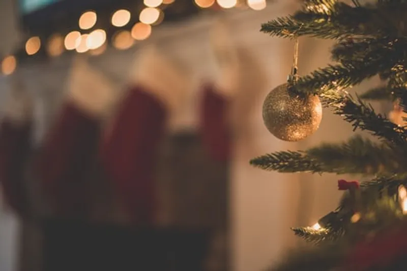 West End Producer Helps Vale Traders Create Christmas Song