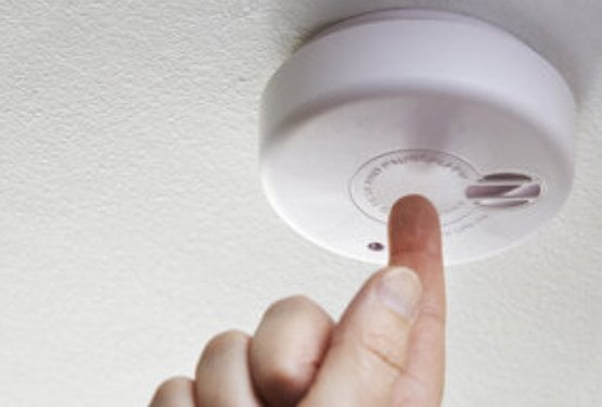 Do the smoke detectors in my rented property need to be mains powered?