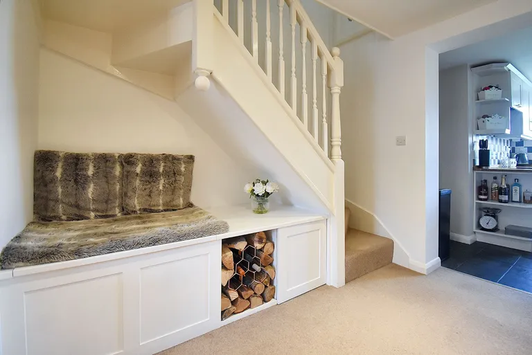 Unveiling 2024's Top Trends in Home Staging hero