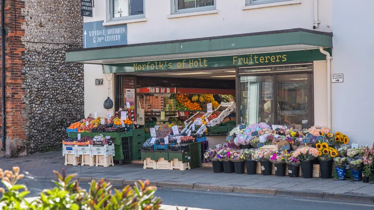 Hurry to Holt: Sowerbys' Spring market blooms hero