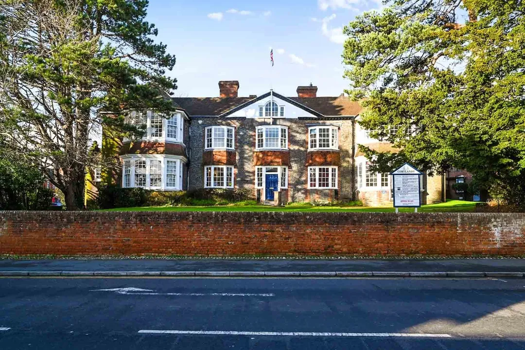 https://mr3.homeflow-assets.co.uk/files/site_asset/image/6971/0011/69b040ce15558febc68894f7_Hailsham_stills_14_.jpg