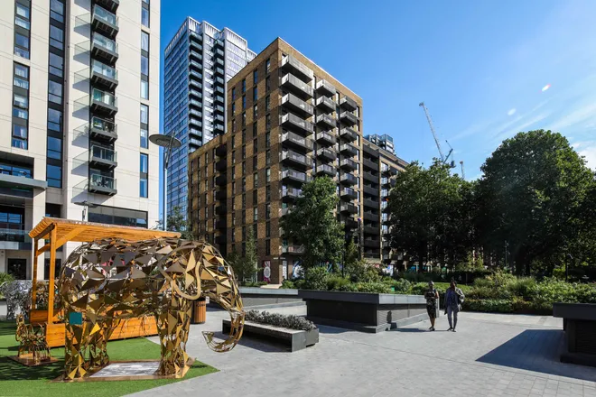 Momento Elephant and Castle external image