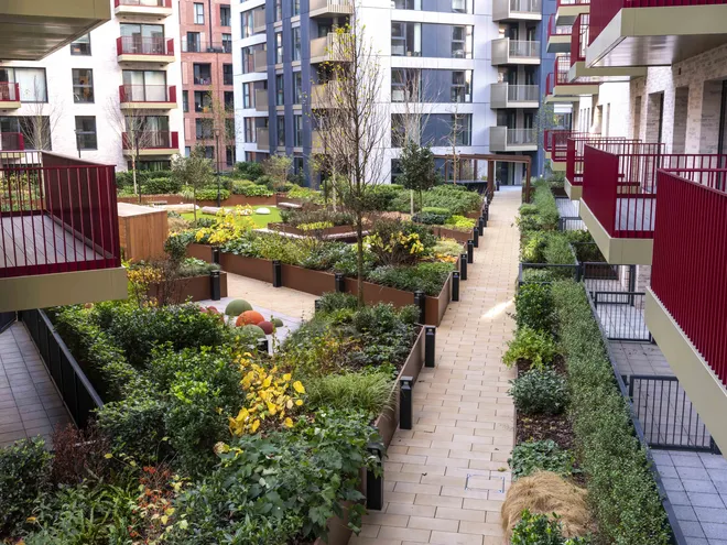 MOmento Elephant and Castle outdoor space