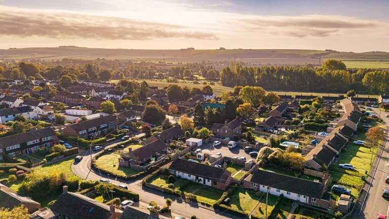 Freehold vs Leasehold: What's the Difference When Buying a Home? hero